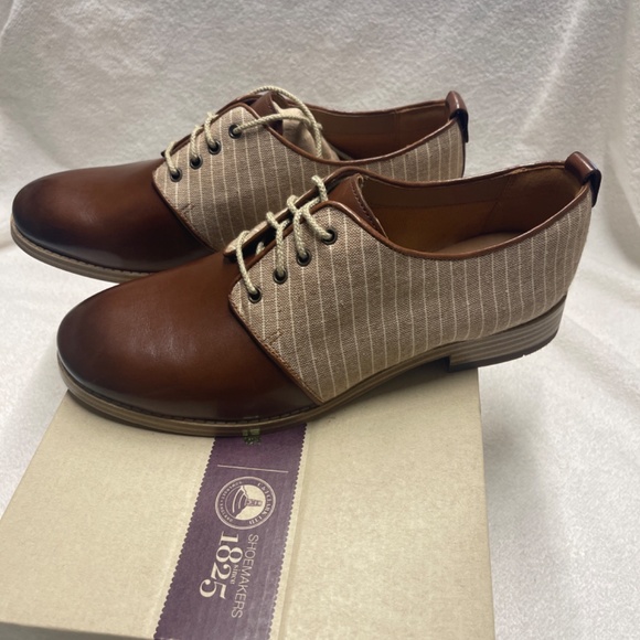 Clarks - Picture 2 of 8
